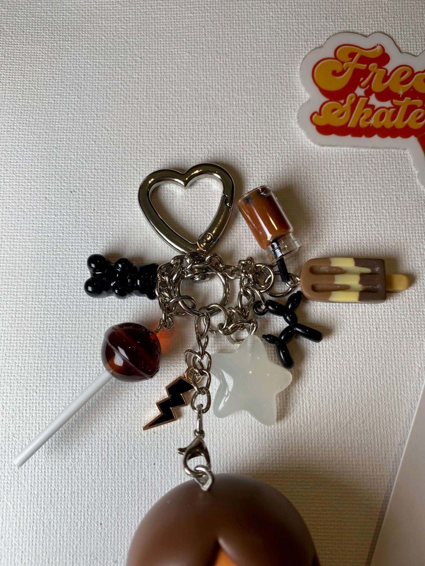 KEYCHAIN CRYBABY THE ROBBER