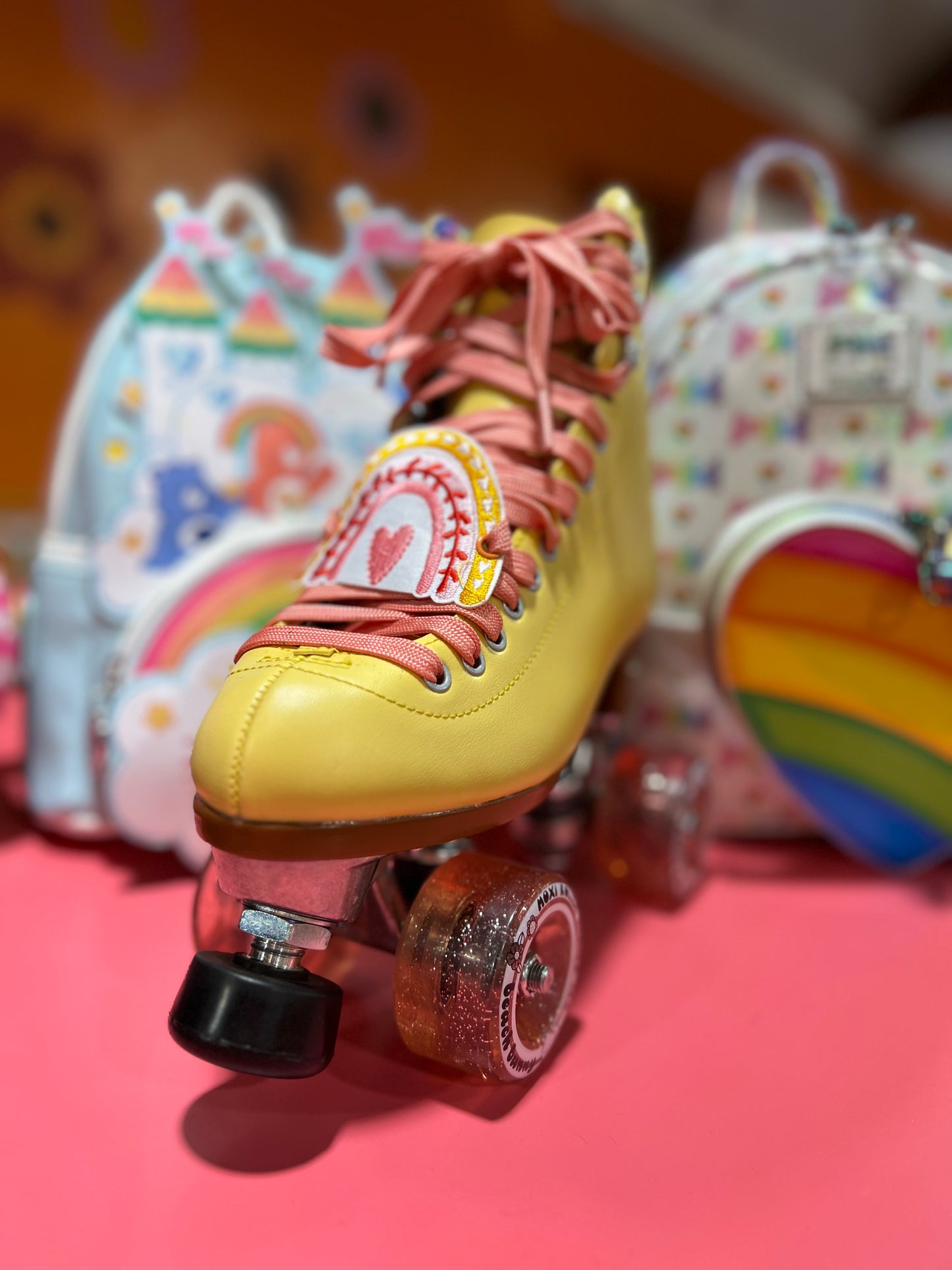 GROOVY SKATE/SHOE LACE ACCESSORY (1)