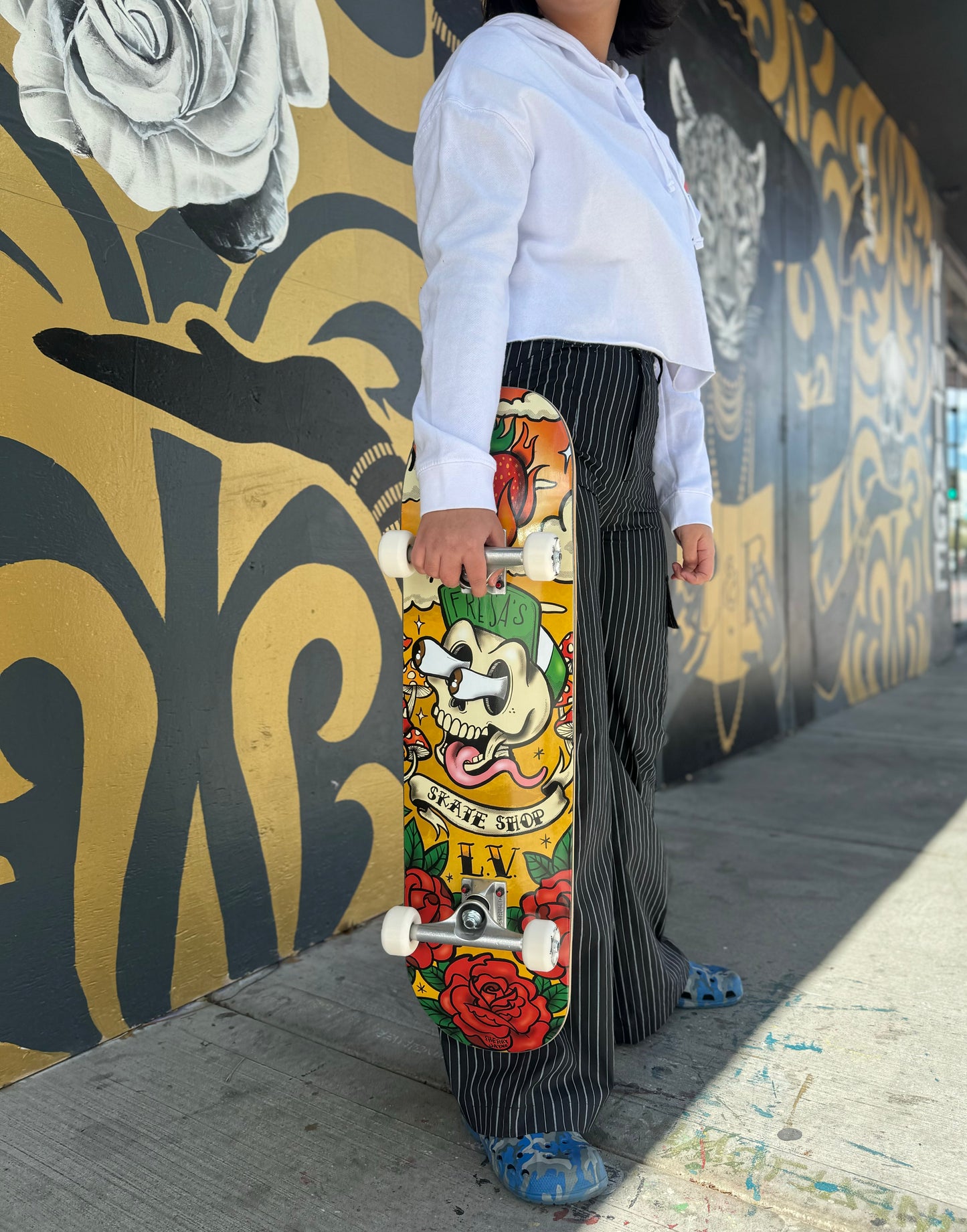 COMPLETE SKATEBOARD FRESA'S SKATE SHOP ROSES 8.25