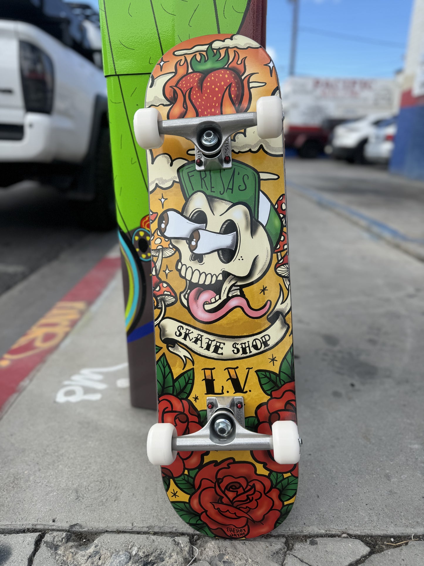 COMPLETE SKATEBOARD FRESA'S SKATE SHOP ROSES 8.25