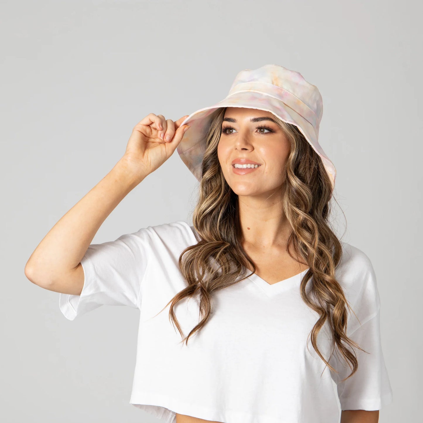 TIE DYE ADJUSTABLE BUCKET HAT