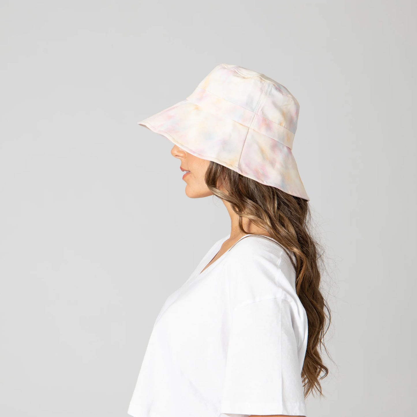 TIE DYE ADJUSTABLE BUCKET HAT