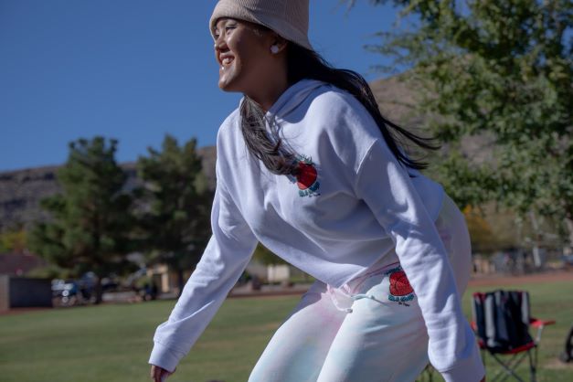 FRESA'S CROPPED PULLOVER HOODIE WHITE