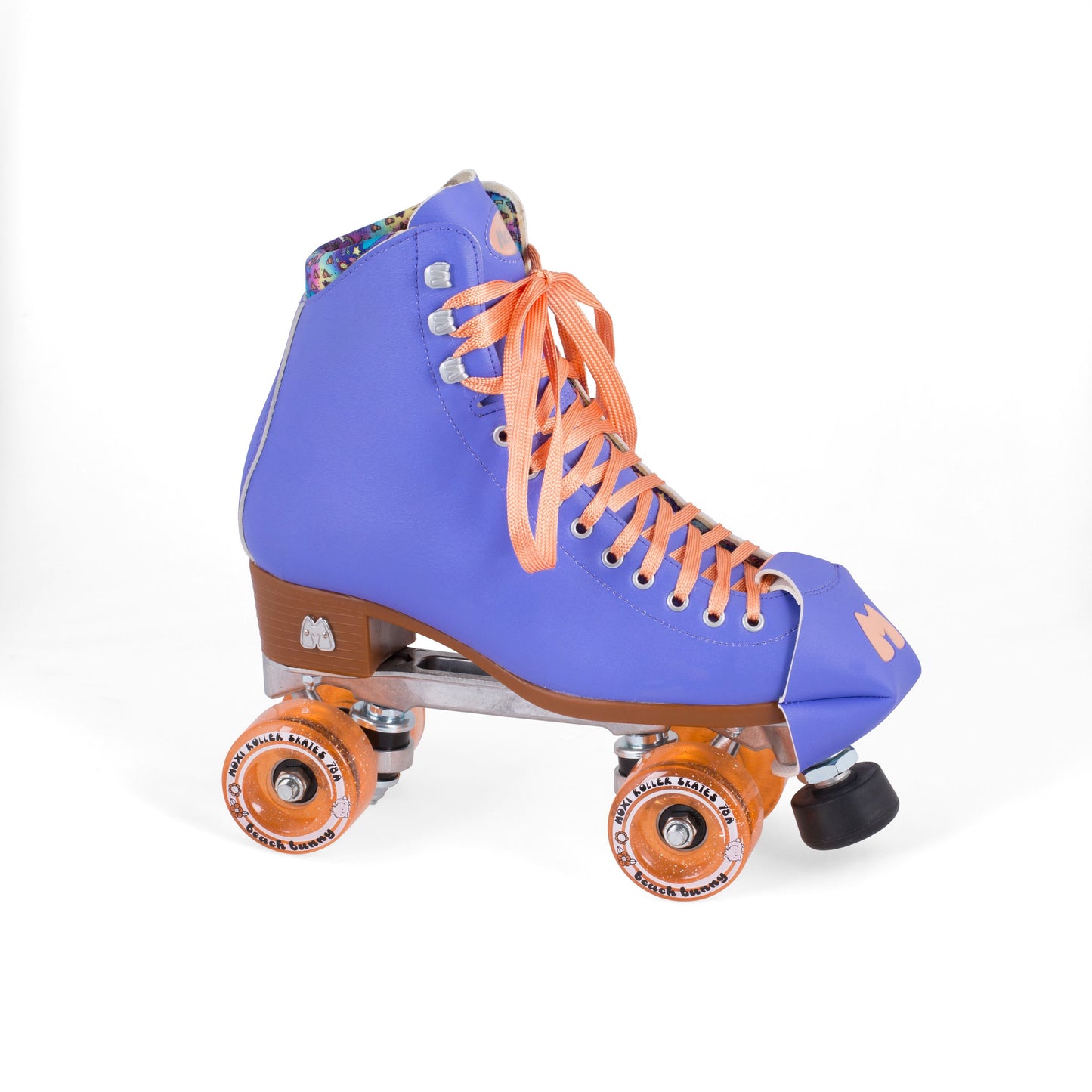 Come to Fresa's Roller Skate shop in Las Vegas and get your Moxi skates Beach Bunny. These PERIWINKLE/purple Moxi Skate Beach Bunny are ready for outdoor skating. Cruise around Las Vegas Art District or come and skate in our indoor skate ramp. Fresa's Roller Skate Shop the one skate shop in Las Vegas. We build custome shoe roller skate, roller Skate Classes and Roller Blade classes.