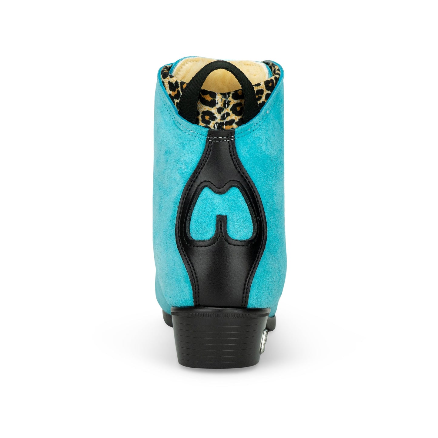 Come to Fresa's Roller Skate shop in Las Vegas and get your Moxi Skates. These Moxi Jack Roller Skates are a dream. Let us build your custom dream skate. From plates, wheels, laces, toe stops and everything in between you need to build your custom skates. You can also test your rollers skates in our indoor skate ramp.