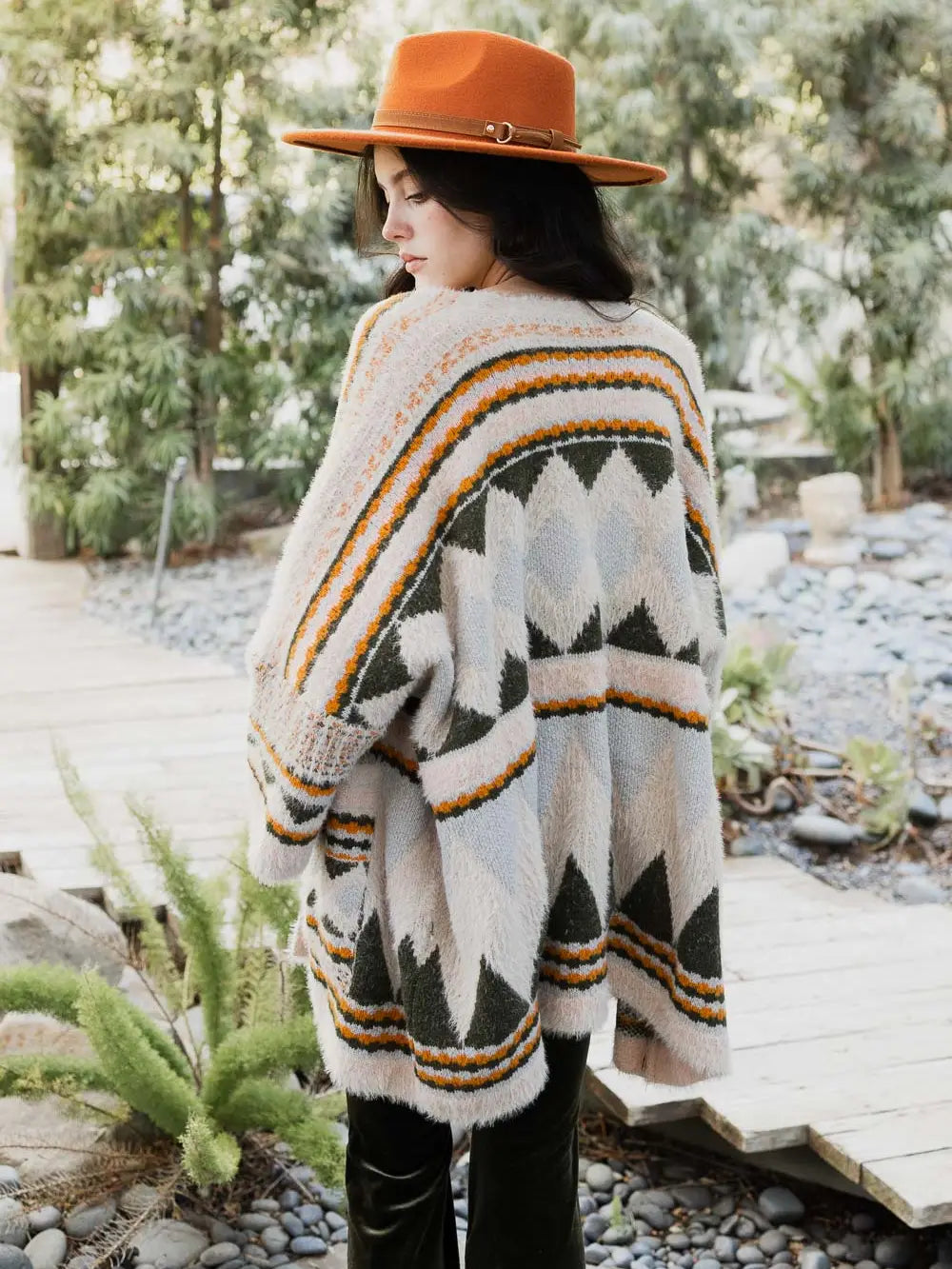 BOHO SWEATER/CARDIGAN