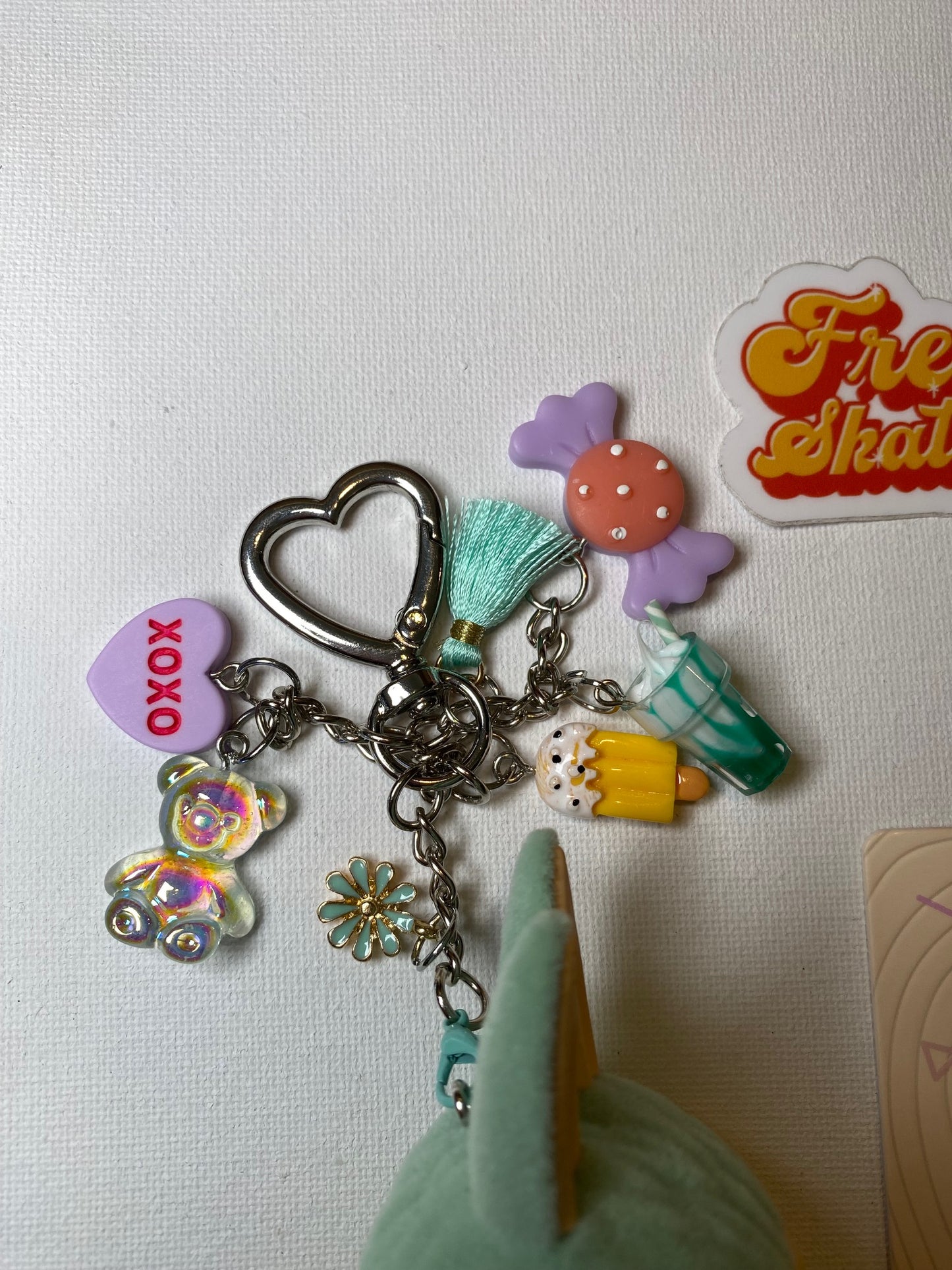 KEYCHAIN LAZY YOGA LABUBU ZONE OUT