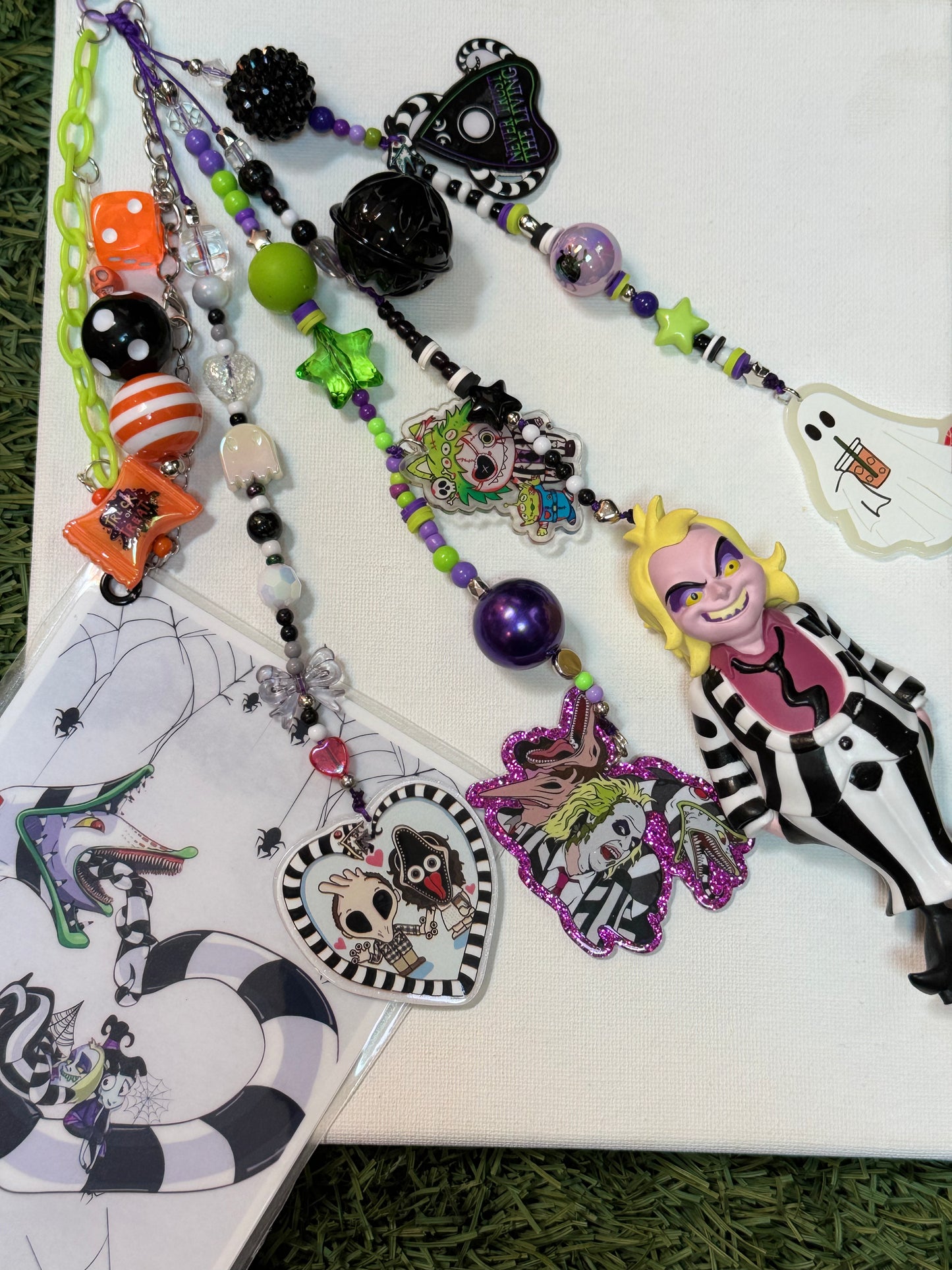 BEETLEJUICE 80'S STYLE BAGCHARM W BOOKMARK