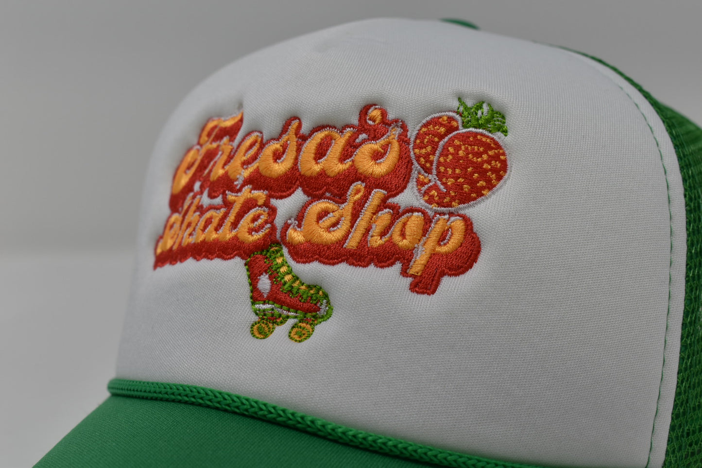 FRESA'S RETRO  EMBROIDERY TRUCKER HAT GREEN